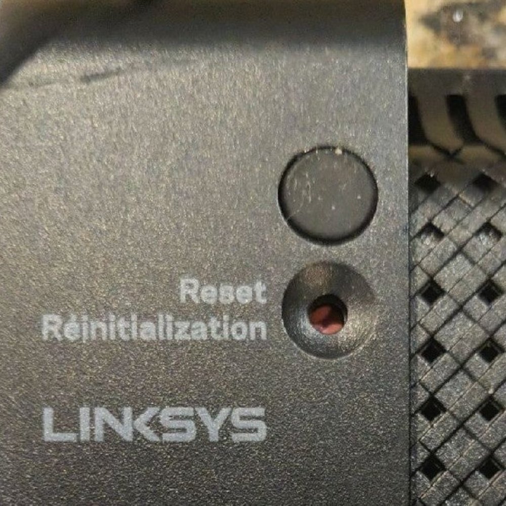 Linksys Router E1200 - Picture 3 of 5